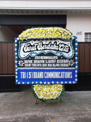 Papan Bunga Duka di Sirongo Folaraha
